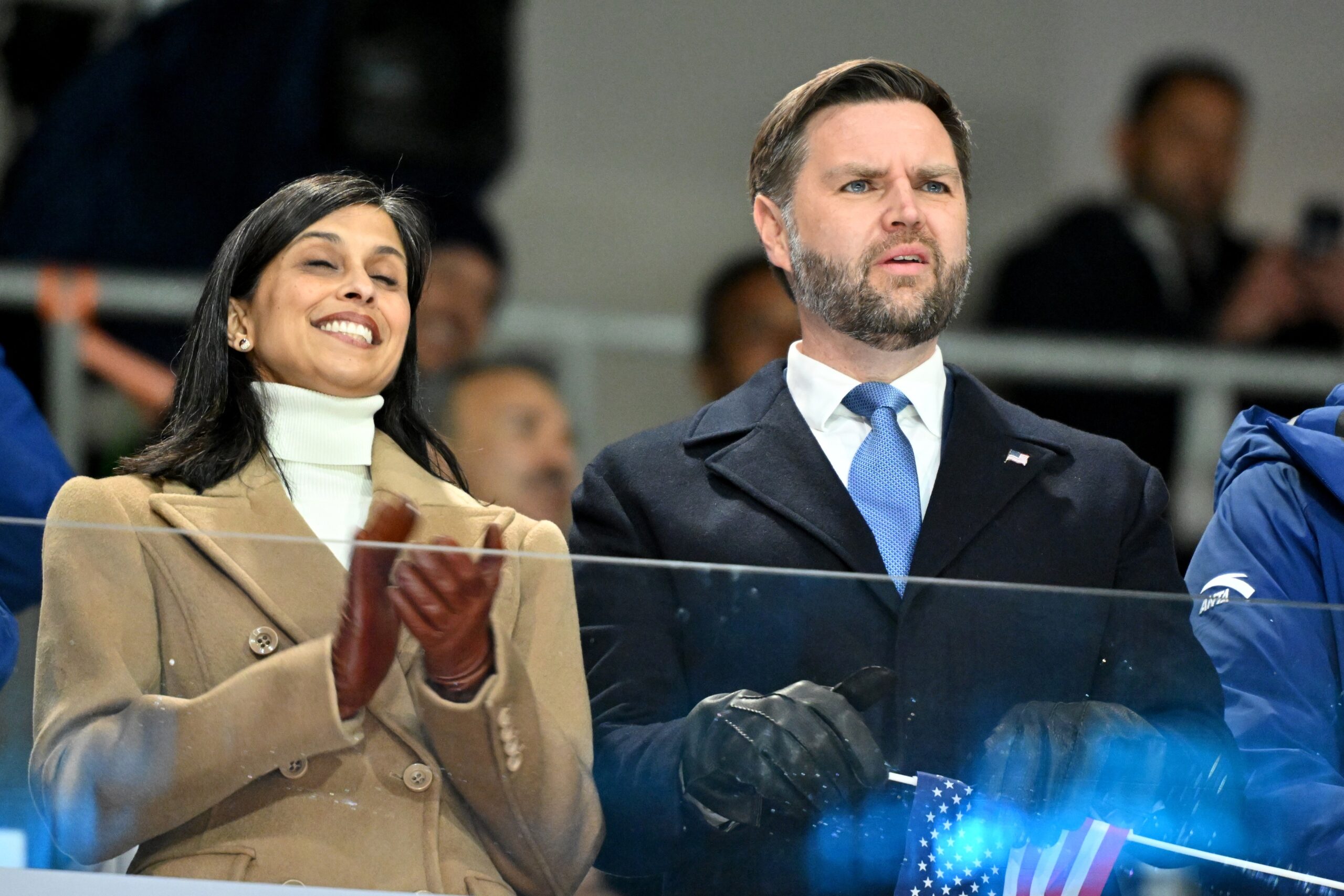 JD Vance, huiduit la ceremonia de deschidere a Jocurilor Olimpice de Iarnă. În același timp, au avut loc proteste masive la Milano împotriva ICE.