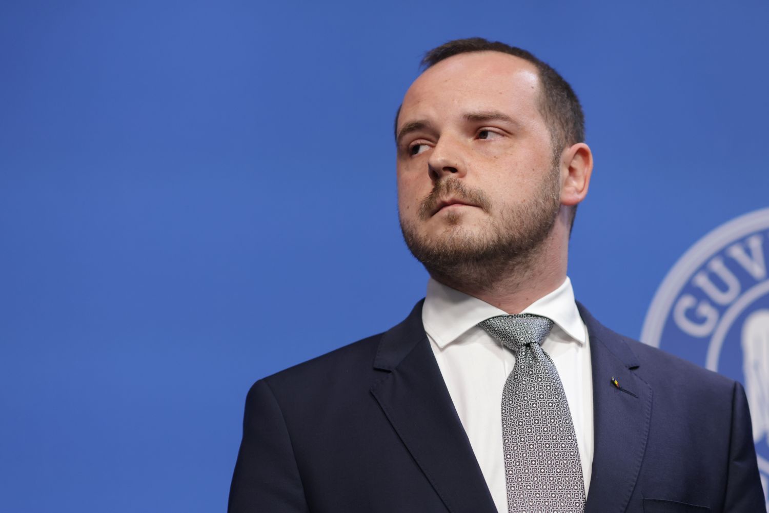 Ministrul Rogobete afirmă că a acționat corect în legătură cu anunțurile pe Facebook referitoare la avionul HiSky: „Asta înseamnă organizare și coordonare din timp, nu improvizație. Asta înseamnă responsabilitate.”