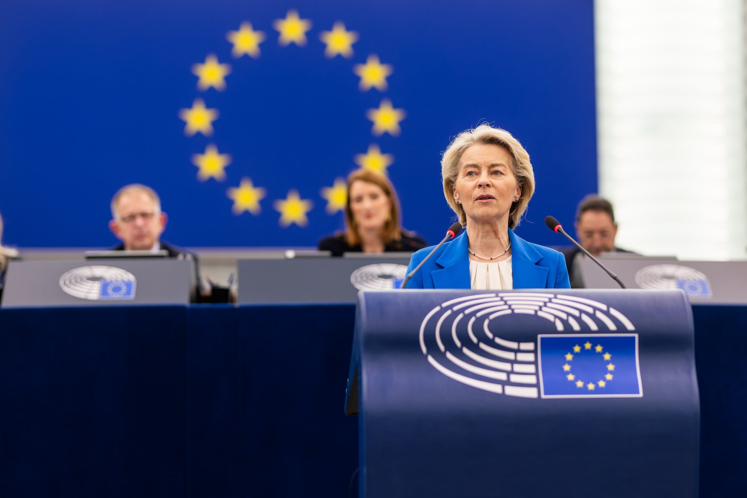 Ucraina beneficiază de un nou sprijin financiar: Parlamentul European a dat undă verde unui pachet de împrumut de 90 de miliarde de euro.