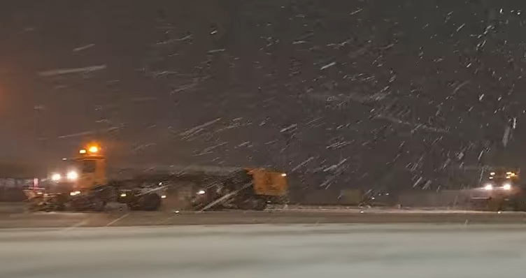 Trafic aerian „în condiții de iarnă” la București. „Va duce, inevitabil, la întârzieri”