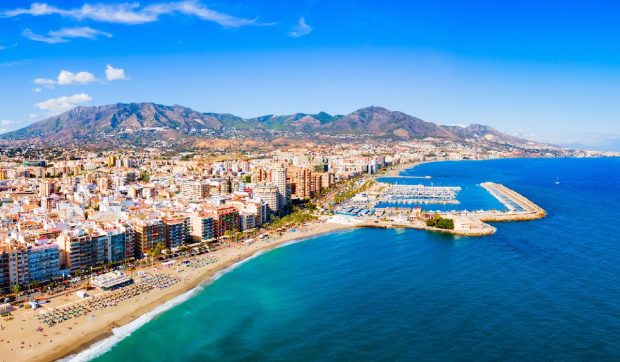 Prețul apartamentelor pe Costa del Sol, lângă Marea Mediterană. Polonezii achiziționează în număr mare locuințe și terenuri în Spania.