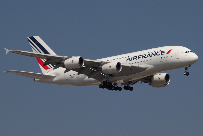 Un bebeluș a decedat în timpul unui zbor Air France, în ciuda intervenției unor medici aflați la bord.