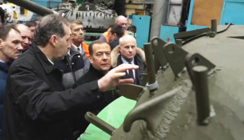 Una dintre țările baltice avertizează că Rusia produce atât de mult armament încât va putea desfășura un război în paralel cu cel din Ucraina.