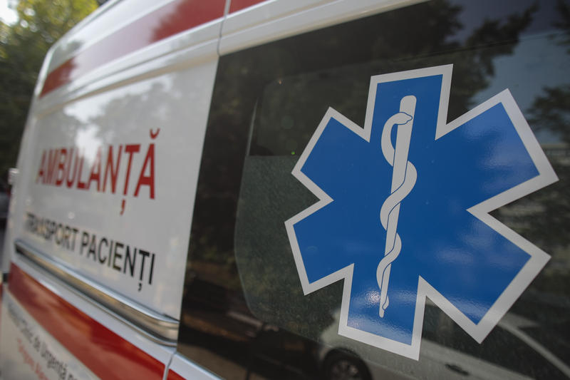 Un acrobat spaniol a fost internat la spital după ce a căzut de la patru metri înălțime în timpul unui spectacol de circ din Craiova.
