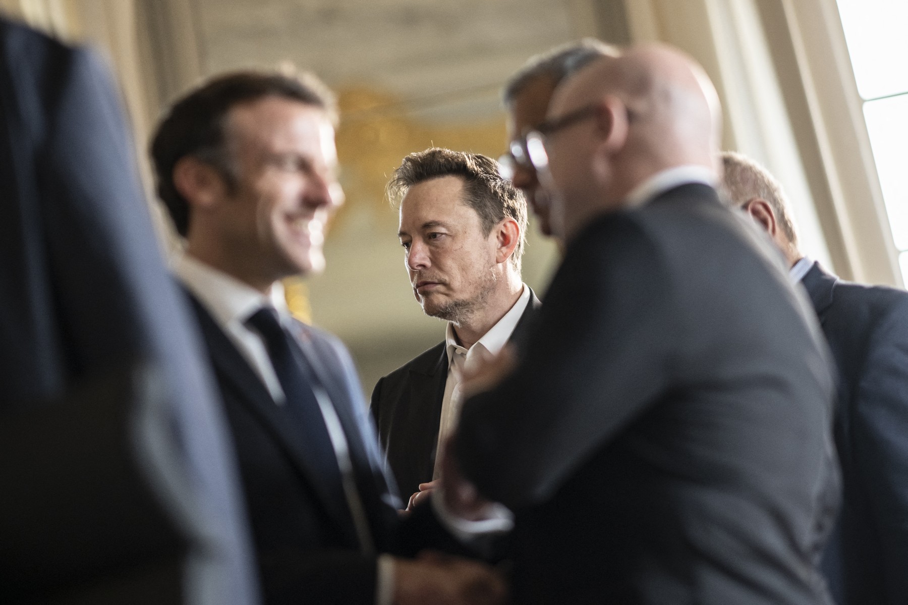 „Un tip suprasubvenționat.” Ironizat de Macron în fața industriei europene, Musk a răspuns prompt.