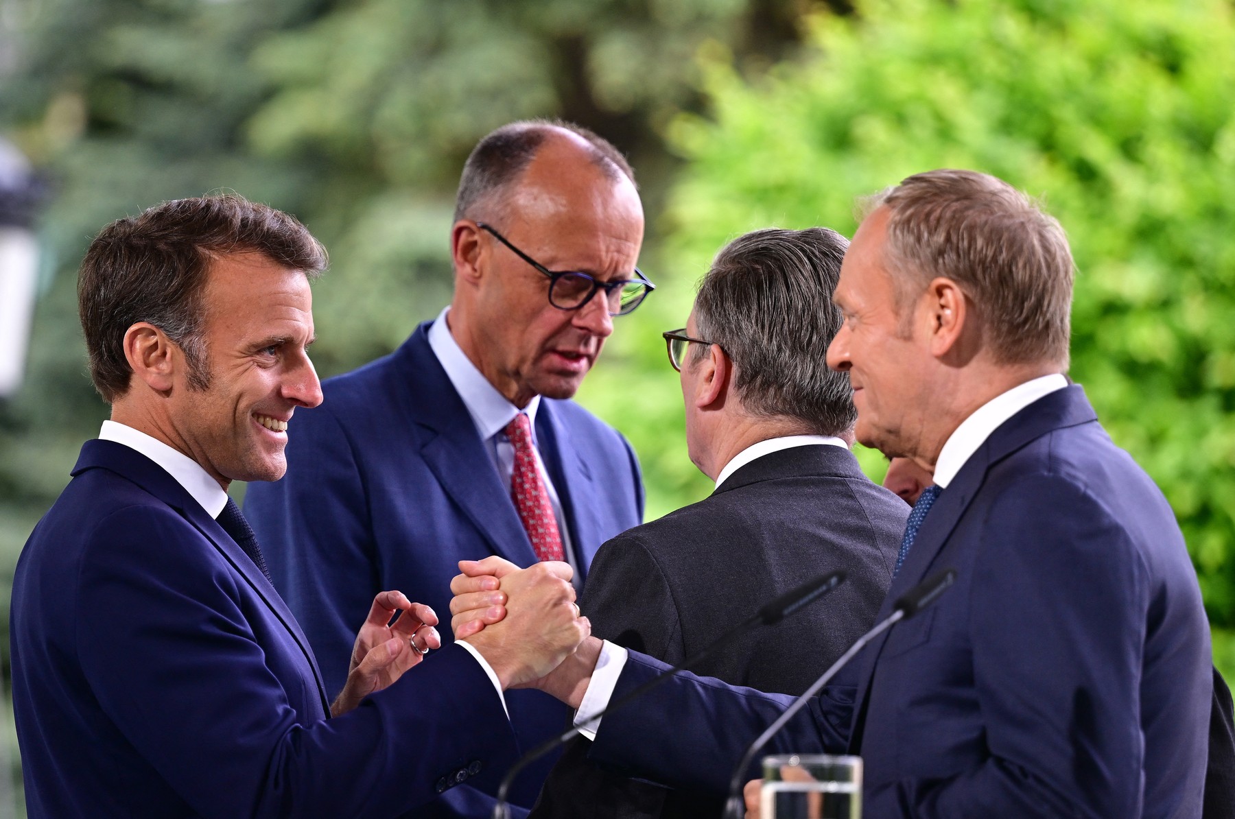 Discuțiile referitoare la arma nucleară, la un nivel pe care „o lume întreagă nu l-a mai întâlnit până acum”, afirmă un fost șef al diplomației române: „Pentru nimeni nu este clar cât de departe se poate ajunge”.
