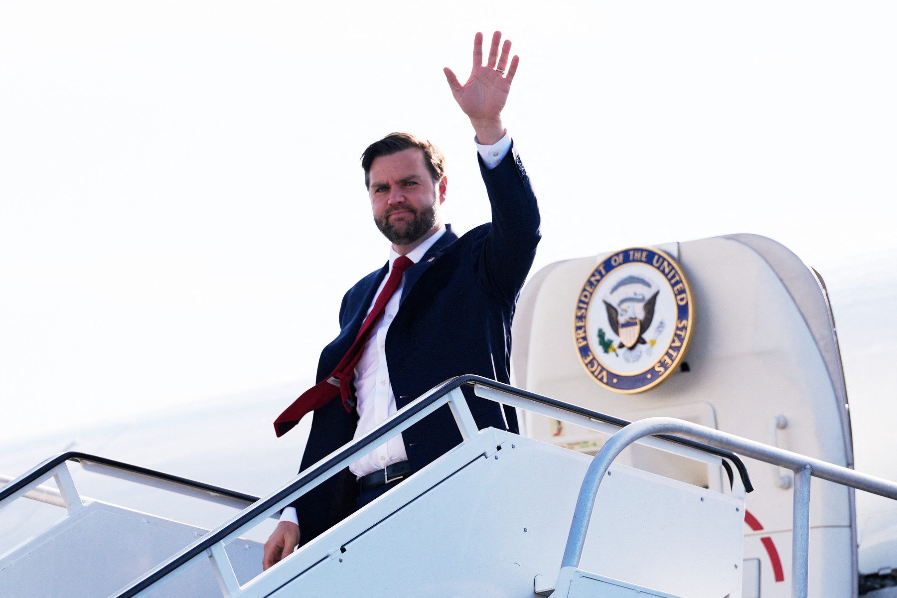 JD Vance se deplasează pentru a finaliza detaliile referitoare la „Coridorul Trump” în două țări din sudul Rusiei: „Acesta era teritoriul lui Putin.”