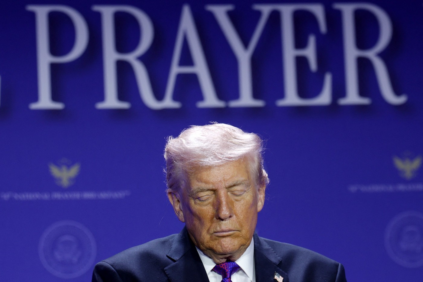 Trump a distribuit un material în care soții Obama apar ca maimuțe, iar acesta a fost șters; Casa Albă vorbește despre o „eroare”.