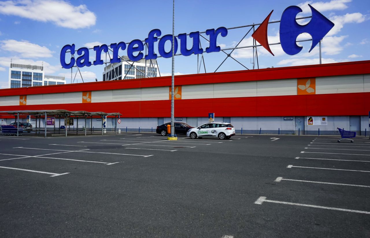 Consiliul Concurenței evaluează achiziția activităților Carrefour România de către Pavăl Holding.