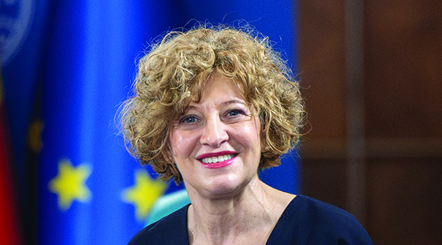 Reziliența economică, investițiile și stabilitatea financiară discutate la The Economist Romania Government Roundtable.