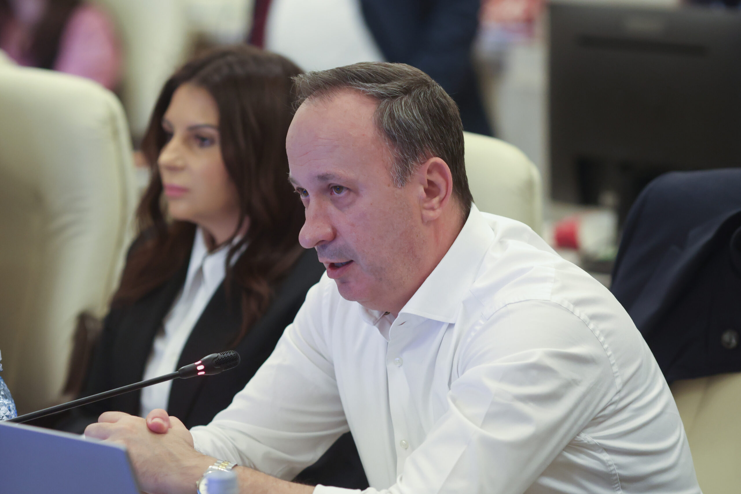 Adrian Câciu și-a cerut scuze senatoarei PNL după reacția nervoasă: „Regret. A fost un derapaj.”