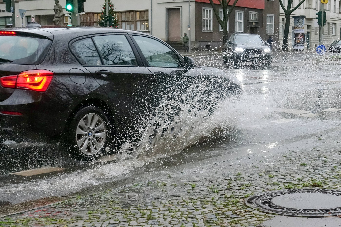 Avertizare de inundații. Hidrologii au anunțat cod portocaliu pe râuri din 4 județe și cod galben în alte 12. Zonele afectate HARTĂ
