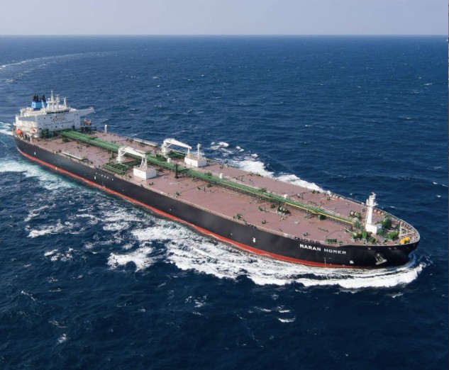 Un petrolier grecesc cu un român în echipaj a fost impactat în Marea Neagră.