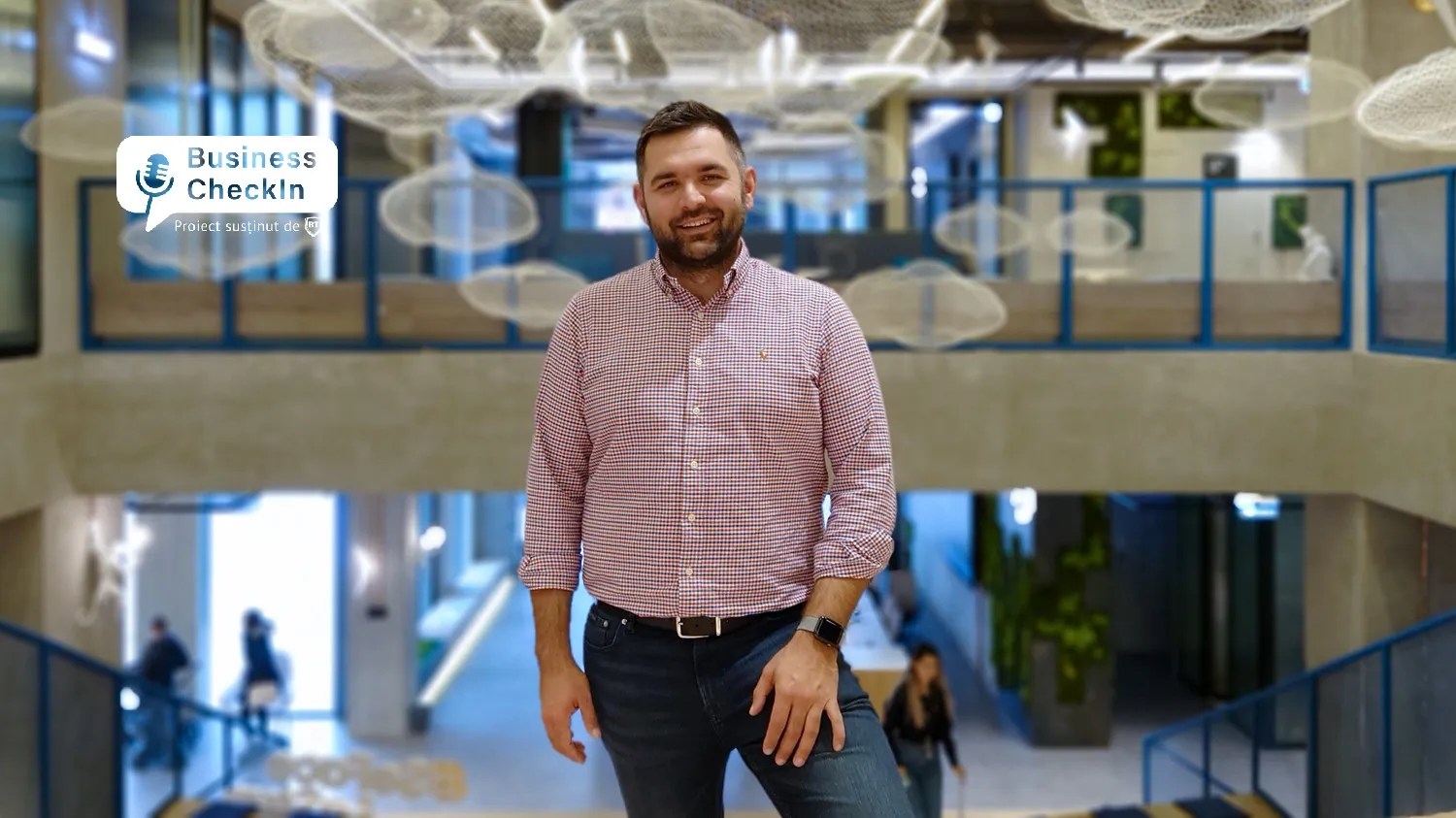 StartupCafe.ro: Business CheckIn. „Am început de la zero, nu aveam cunoștințe deloc”. Vlad a activat în domeniul bancar și în IT, după care a demarat propria afacere.