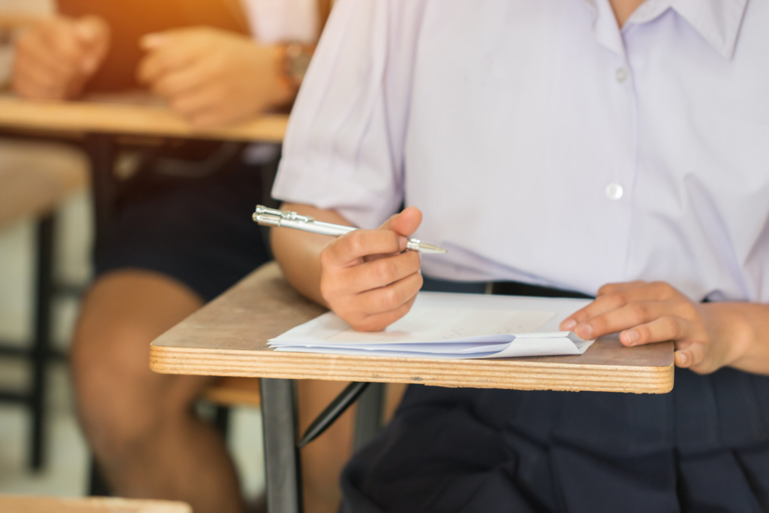 Subiectele Evaluării Naționale 2026: Ce probleme au avut de rezolvat elevii la limba română. Baremele de corectare au fost publicate.