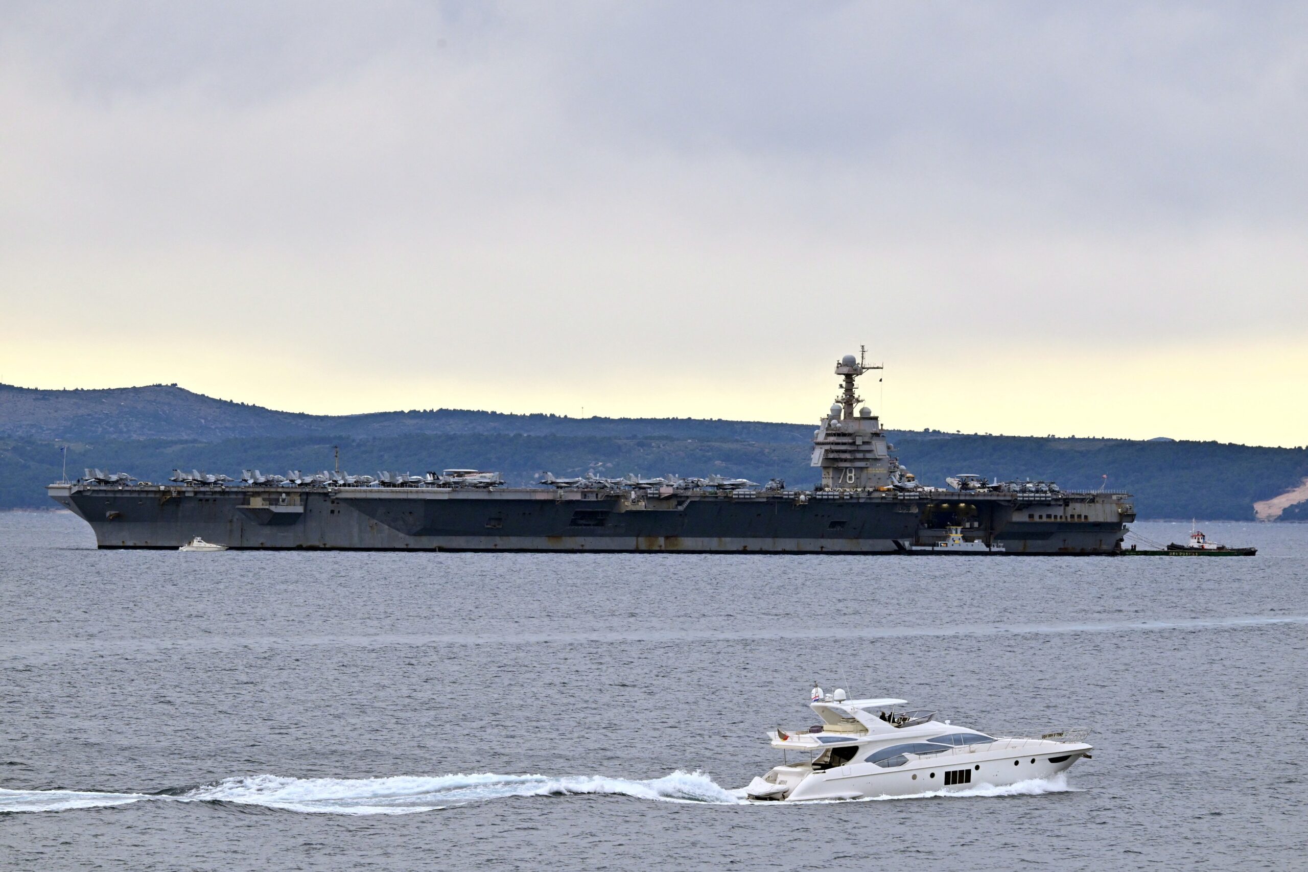Portavionul USS Gerald Ford a sosit în Croația pentru lucrări de întreținere.