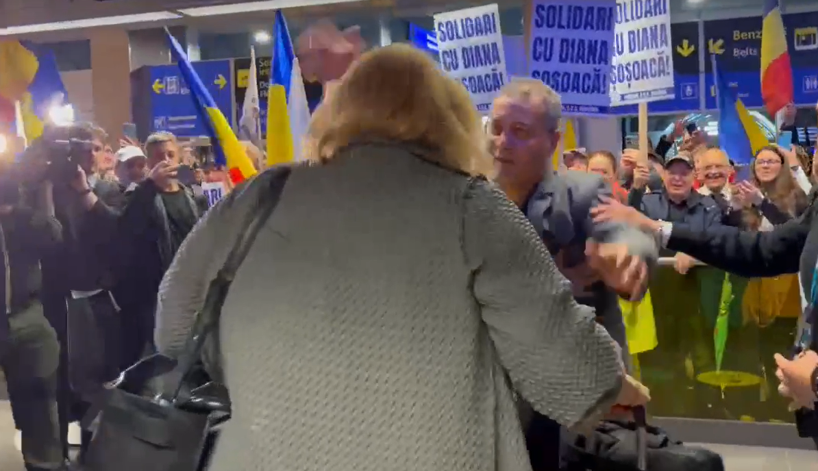 Confuzie pe Aeroportul Otopeni la întoarcerea Dianei Șoșoacă în țară, după ce Parlamentul European i-a suspendat imunitatea.
