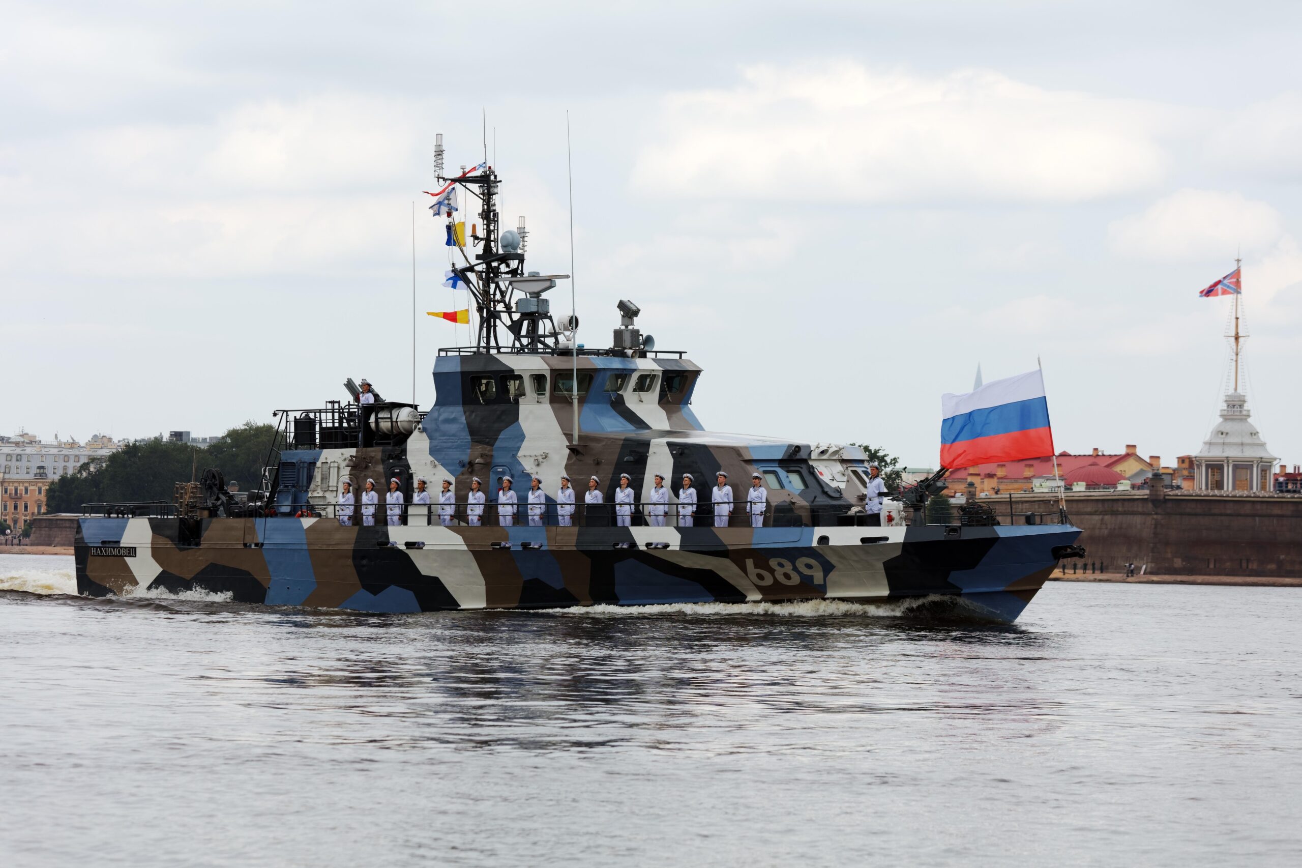 Ucrainenii declară că au atacat două nave rusești care protejau Podul Kerci: „Pierderi ireparabile”