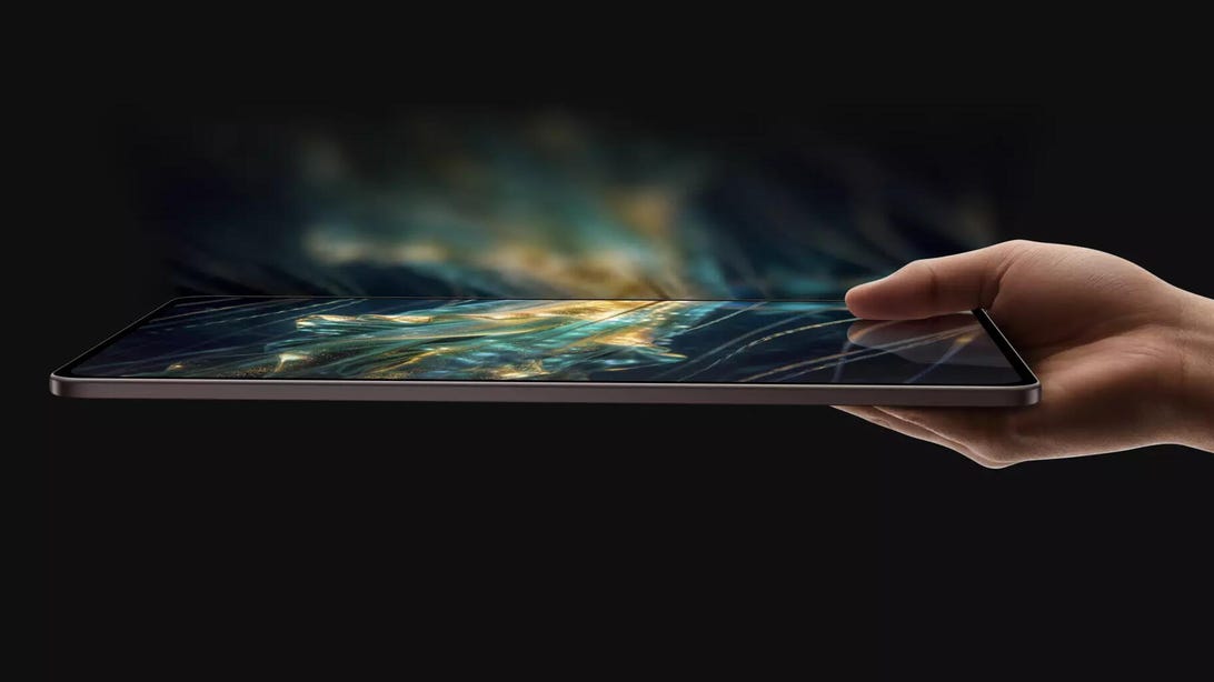 Noul OnePlus Pad 4 este subțire și rapid, dar încă nu este disponibil în SUA.