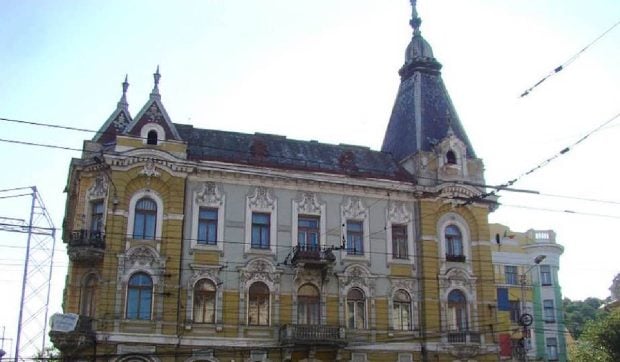 Apartament într-un palat de peste 100 de ani, disponibil pentru vânzare. Care este prețul locuinței situate în Cluj-Napoca?