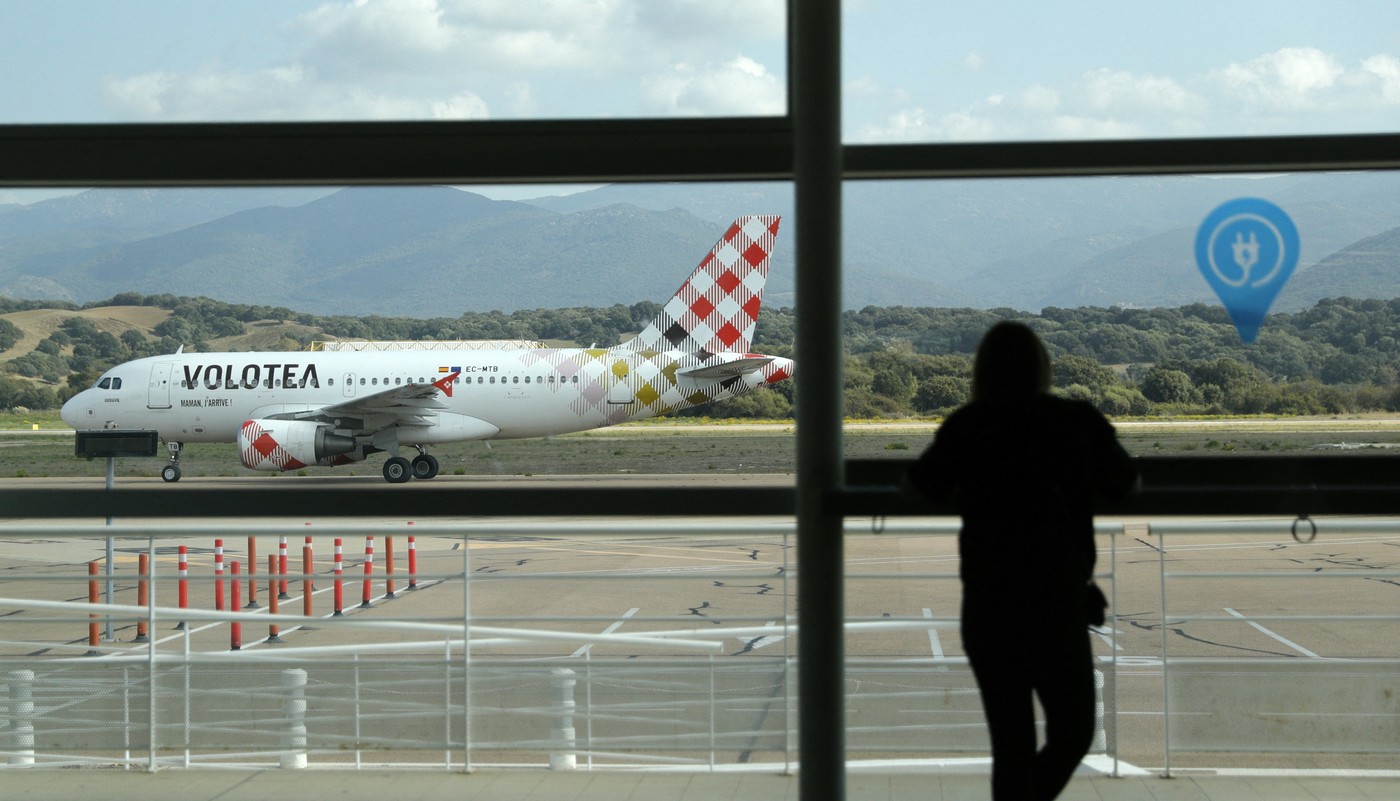 Compania aeriană cu tarife reduse care implementează o taxă adițională în urma creșterii prețului la kerosen. Aceasta va fi achitată și de către cei care au achiziționat deja un bilet.