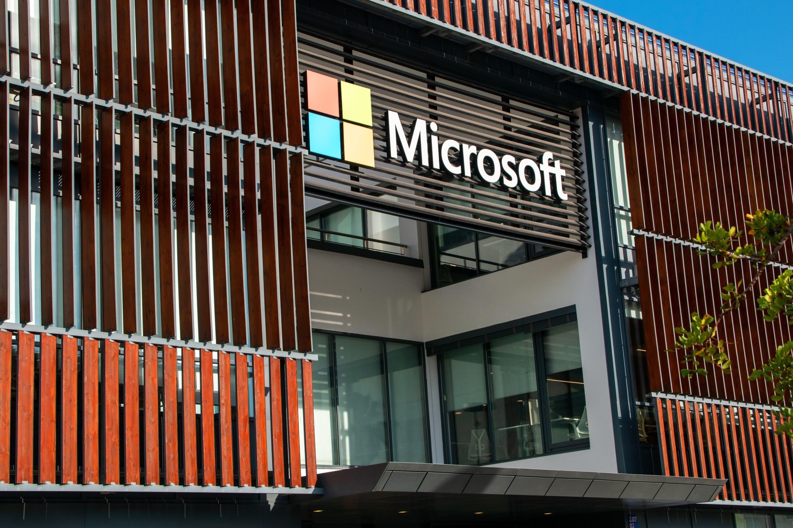 Microsoft anunță o campanie AI, lansând trei modele mari de inteligență artificială.