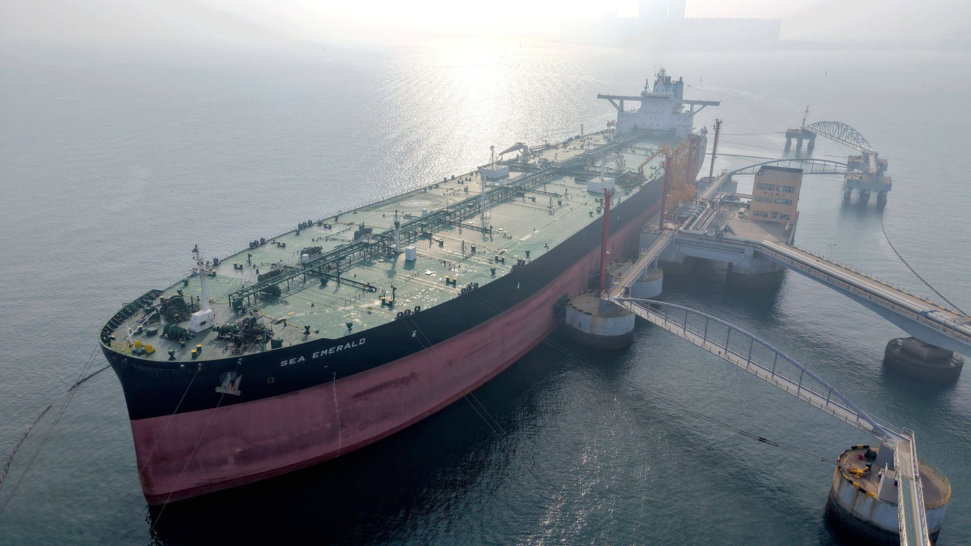 Avertismentul SUA adresat celor care achiziționează petrol iranian. China, afectată direct