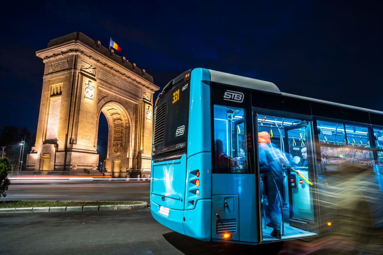 Programul STB pentru Paște 2026. Cum circulă autobuzele, tramvaiele și troleibuzele în noaptea de Înviere și pe 12-13 aprilie.