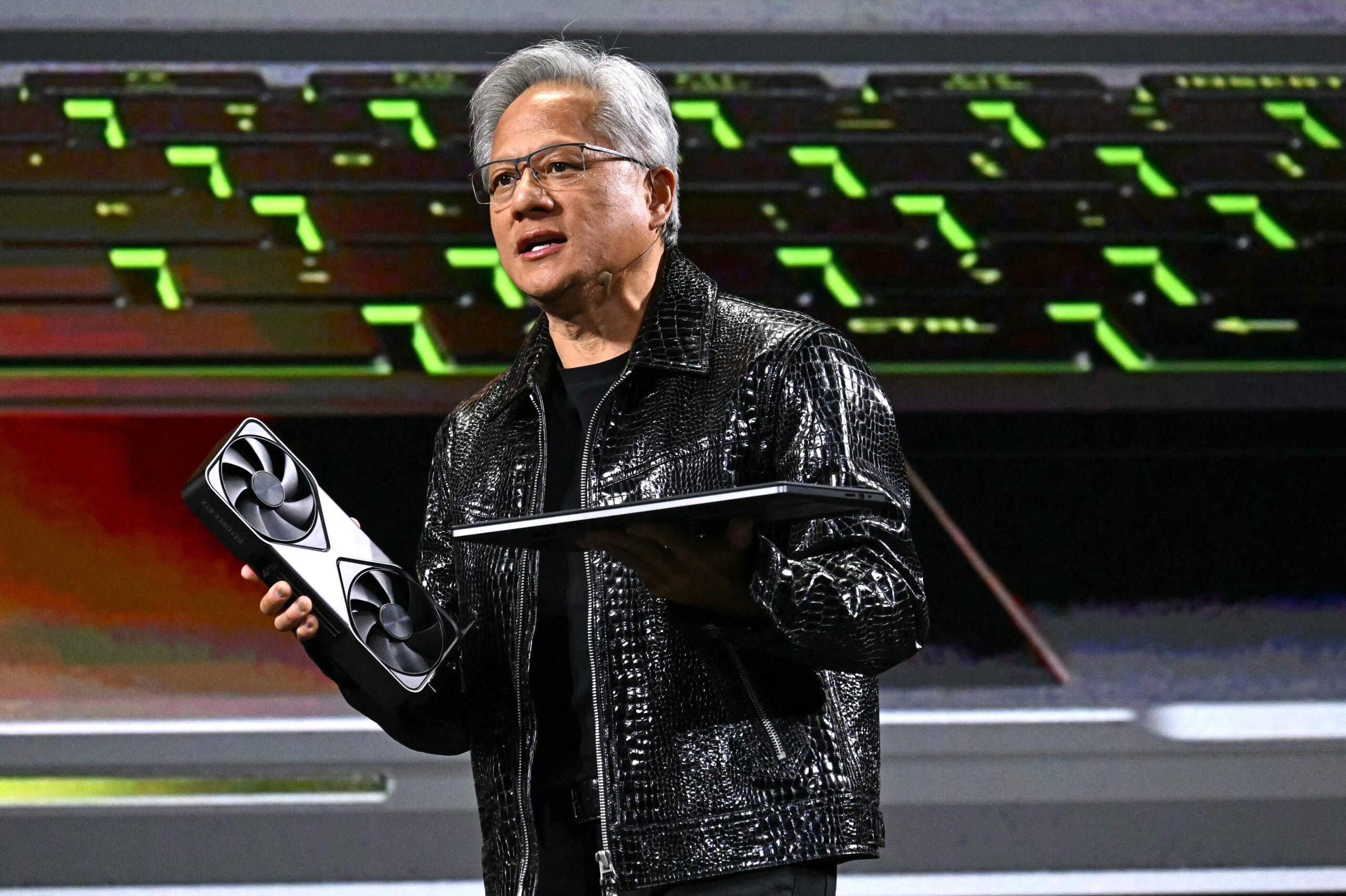 Nvidia, Microsoft și Arm anunță noua gamă de procesoare N1X pentru laptopuri de la Nvidia.