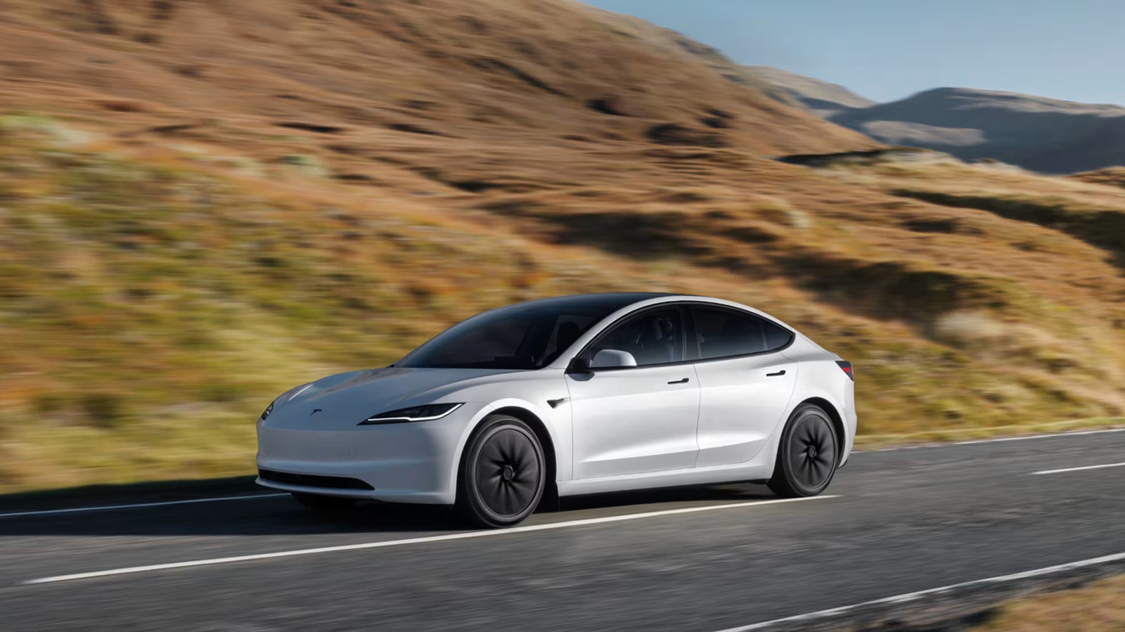 Tesla începe vânzarea Model 3 fabricate în China în Canada la cel mai mic preț din istoria vehiculului electric.