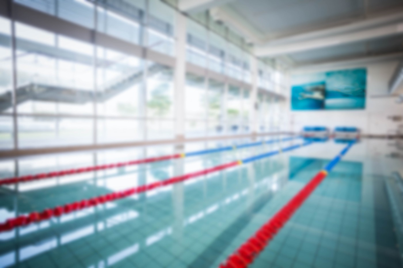 Antrenorul de înot din Câmpina, acuzat de agresiune sexuală asupra unei minore, a fost arestat preventiv. El ocupă și funcția de președinte al clubului sportiv.