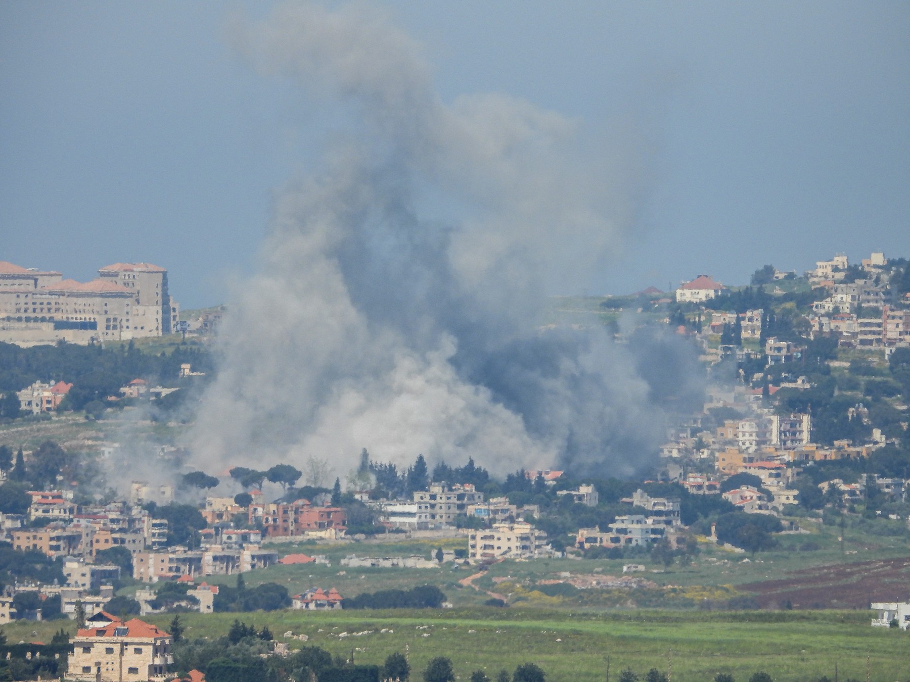 Ostilitățile dintre Israel și Hezbollah persistă în ciuda armistițiului, iar în bombardamentele IDF din sudul Libanului au fost ucise cel puțin 13 persoane.