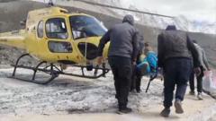 Ghidul blocat pe Everest timp de șase zile a fost salvat.