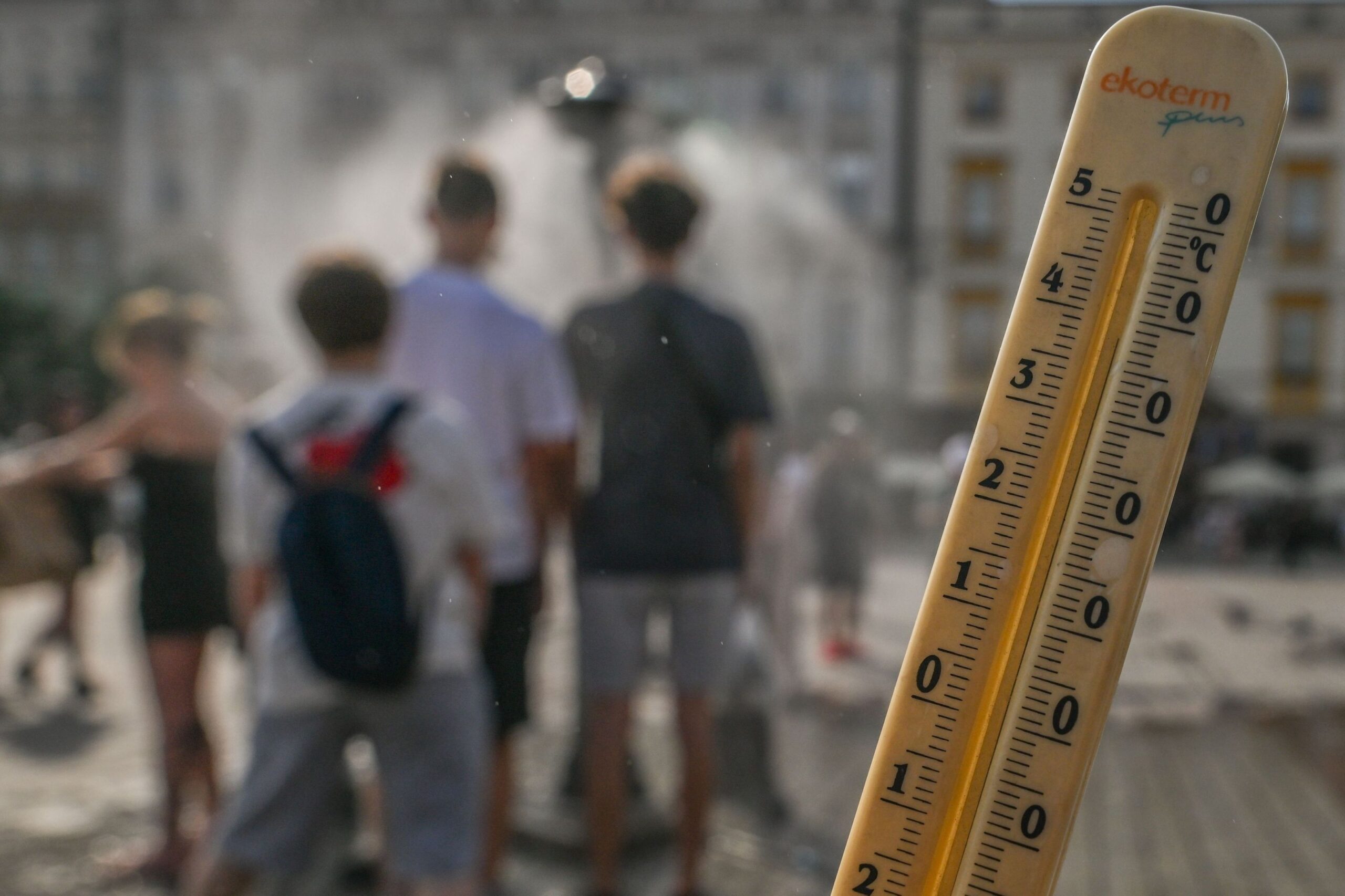 INTERVIU. Cod roșu și temperaturi ce depășesc 40 de grade. Un cunoscut climatolog de la ANM emite un avertisment: „Probabilitatea crește cu fiecare vară pe care o avem în față”