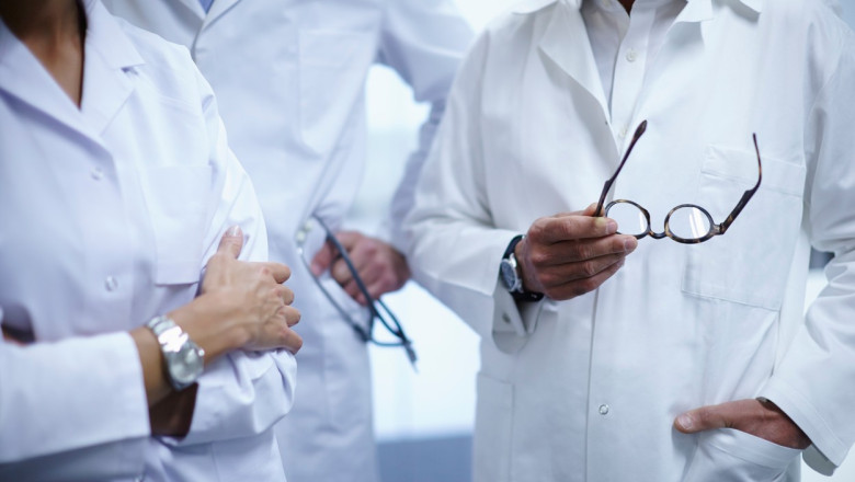 Colegiul Medicilor își exprimă îngrijorarea față de aspectele din legea salarizării, subliniind că acestea nu reflectă nivelul de responsabilitate al profesiei medicale.