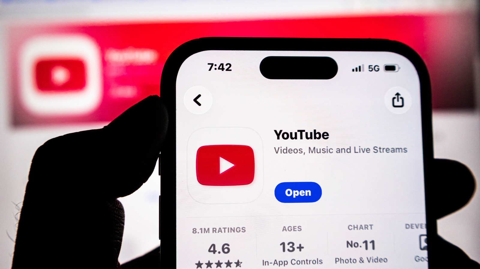 Este posibil să plătești mai mult pentru YouTube Premium dacă te-ai abonat prin Apple.