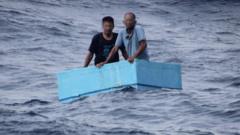 Fishermen salvati dupa cinci zile pe mare in cutie frigorifica