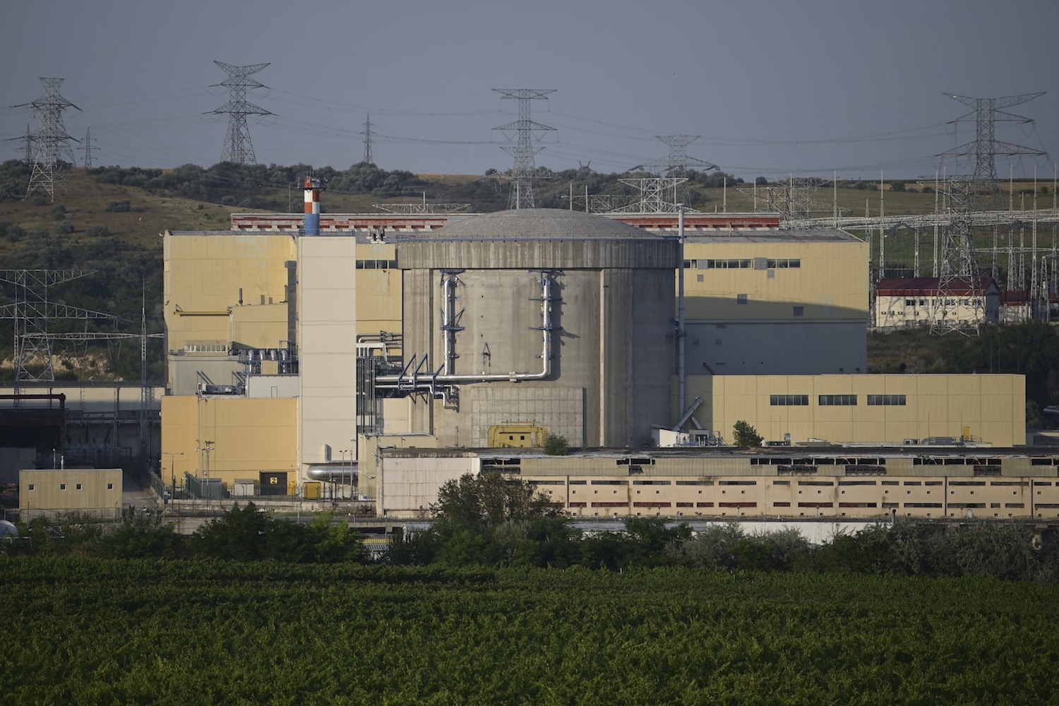 Estimările Ministerului Energiei privind scumpirea facturilor și posibilitatea repornirii centralei de la Cernavodă în august.