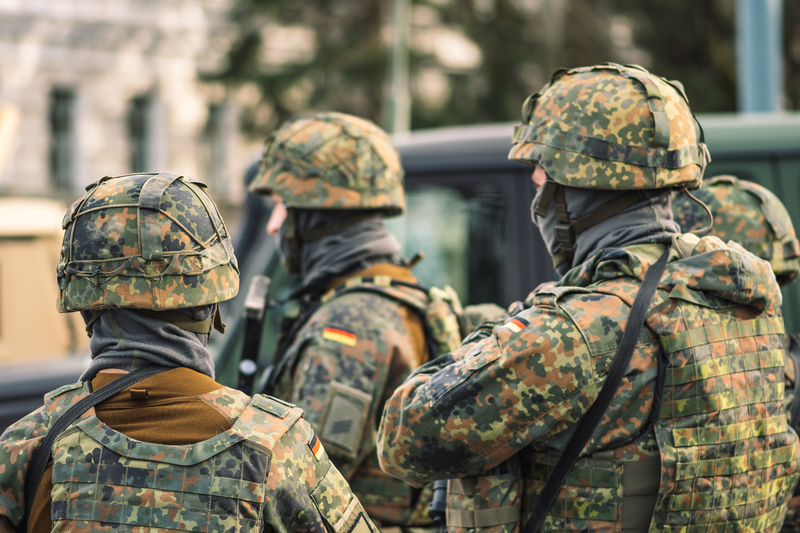 Paradoxul militar din UE: Strategia de înarmare de 800 de miliarde de euro, în ciuda deficitului de 100.000 de soldați