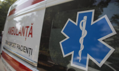 Tânăr rănit cu un ciob de sticlă în încercarea de a-și apăra tatăl. Conflict violent în București.