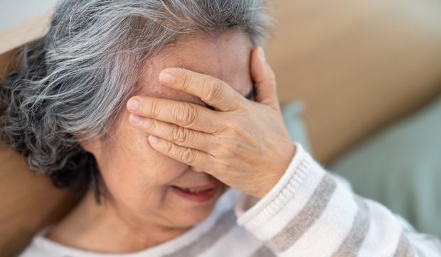 Actul necesar pe care pensionarii trebuie să-l transmită până la 30 septembrie. Ce reprezintă certificatul de viață și ce consecințe există dacă nu este depus?
