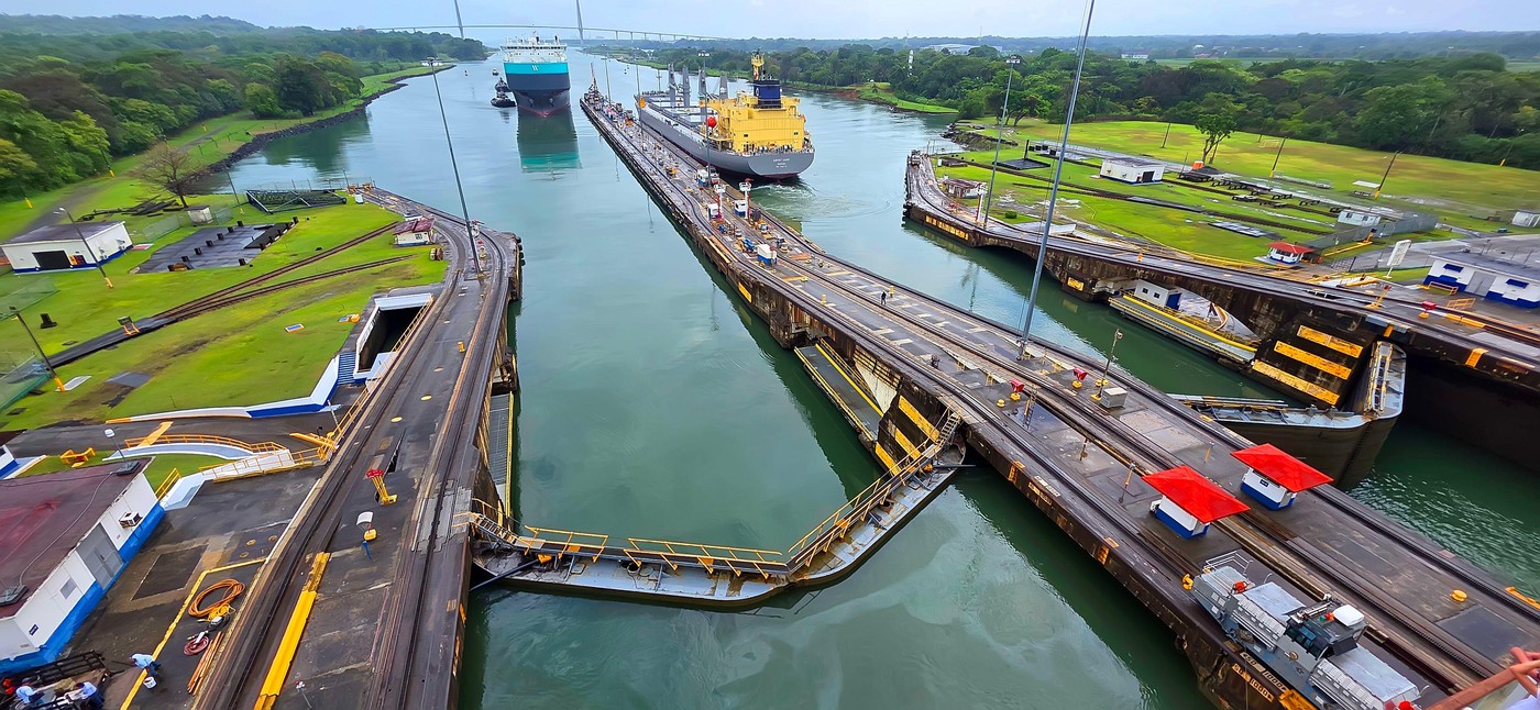 O altă rută maritimă crucială pentru comerțul global se confruntă cu dificultăți în trafic. „Geopolitica, clima și securitatea energetică se intersectează în timp real”