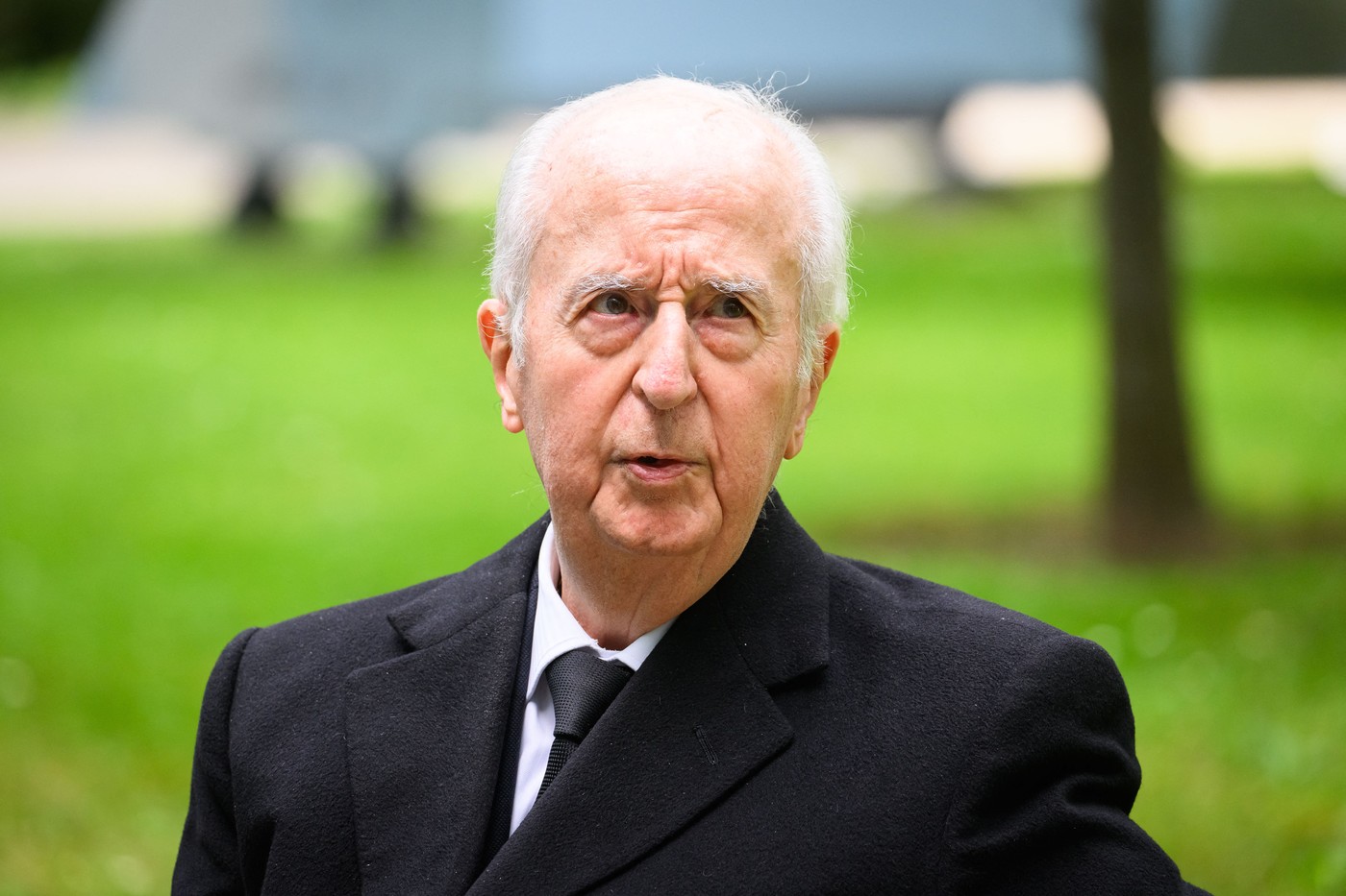 Édouard Balladur, fost premier al Franței, a decedat la vârsta de 97 de ani. De la guvernul de „coabitare” până la candidatura împotriva prietenului său.