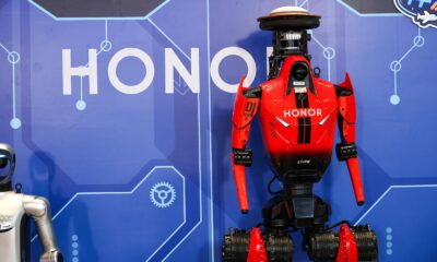 Robotul chinezesc „Lightning” a depășit recordul mondial la 100 de metri, fiind mai rapid decât Usain Bolt.