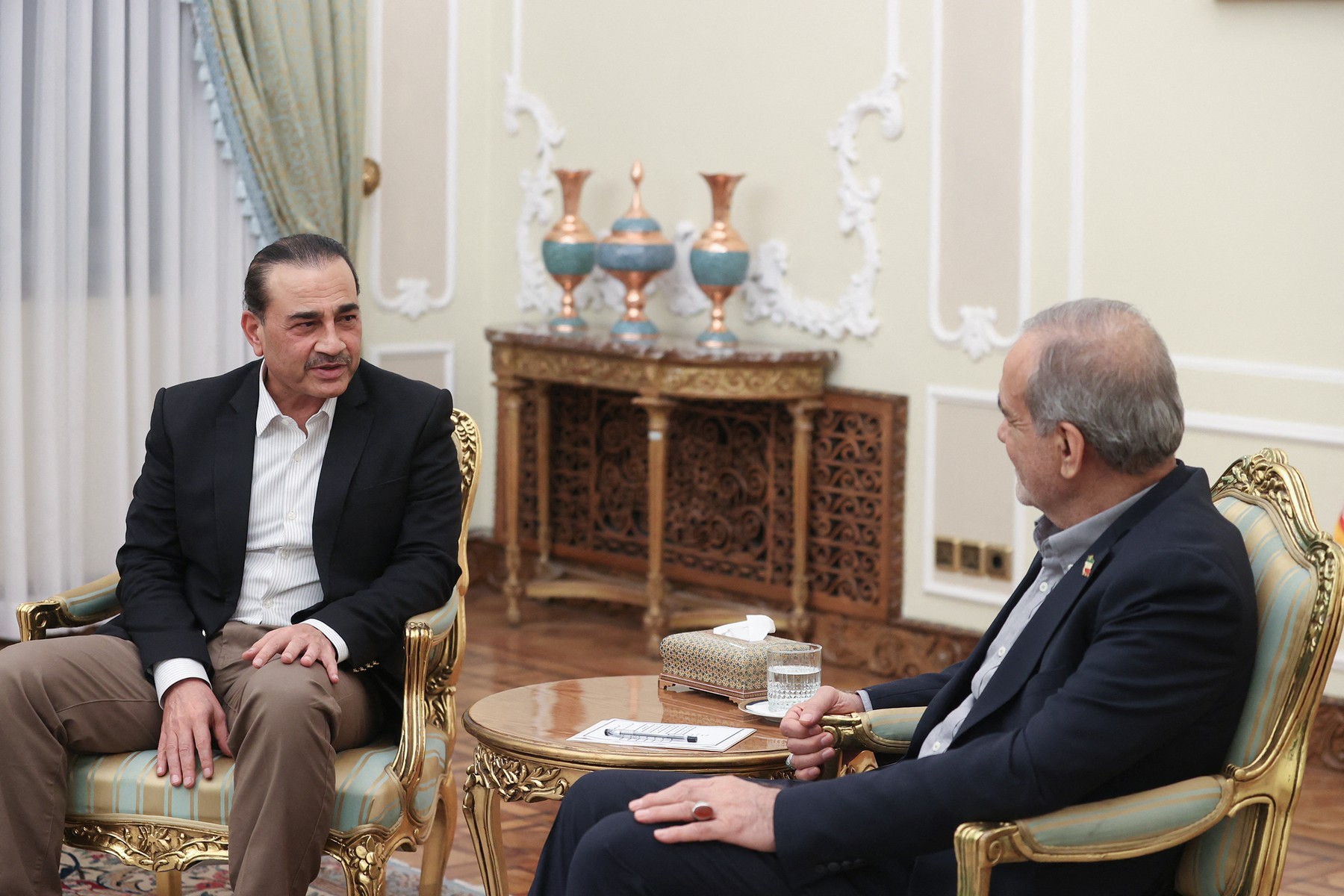 Informații despre vizita influentului mareșal care conduce armata pakistaneză la Teheran. Scopul vizitei și o discuție inedită.