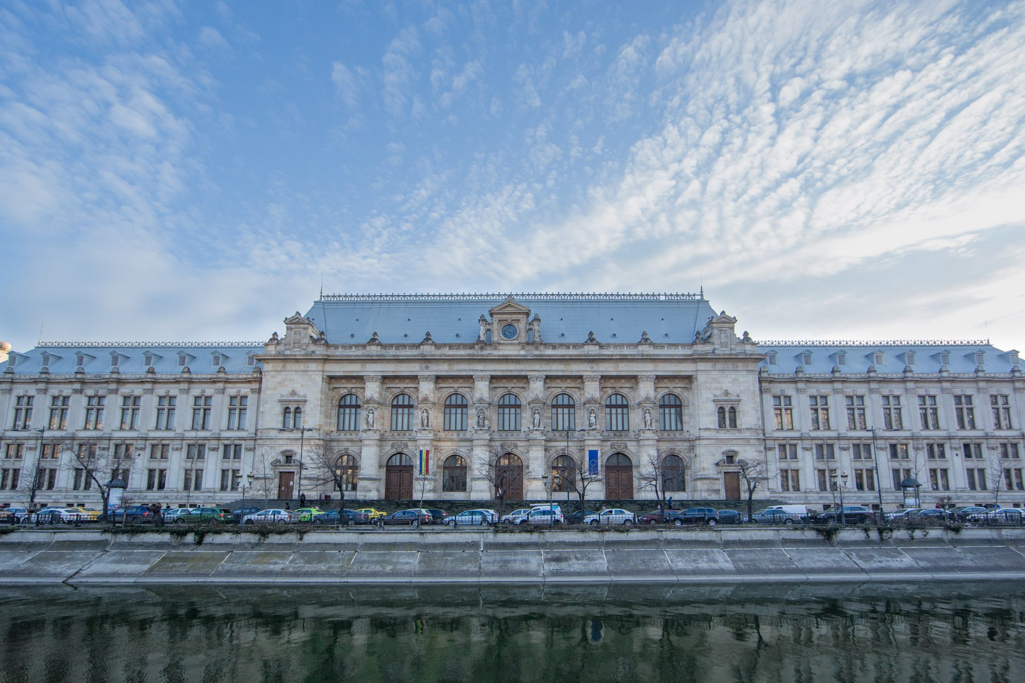 Un fost adjunct al șefului STS evită condamnarea la închisoare. Generalul în rezervă fusese surprins în timp ce accepta mită.