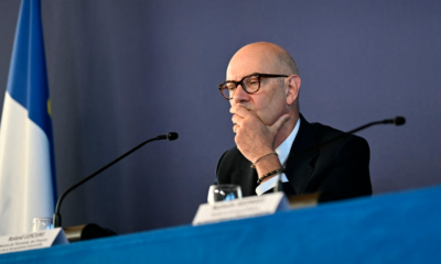 Franţa renunţă la obiectivul de diminuare a deficitului bugetar.