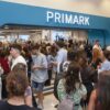 SURPRIZĂ la Primark. Își schimbă strategia și începe livrările la domiciliu după ce a ezitat mult timp în privința acestora.