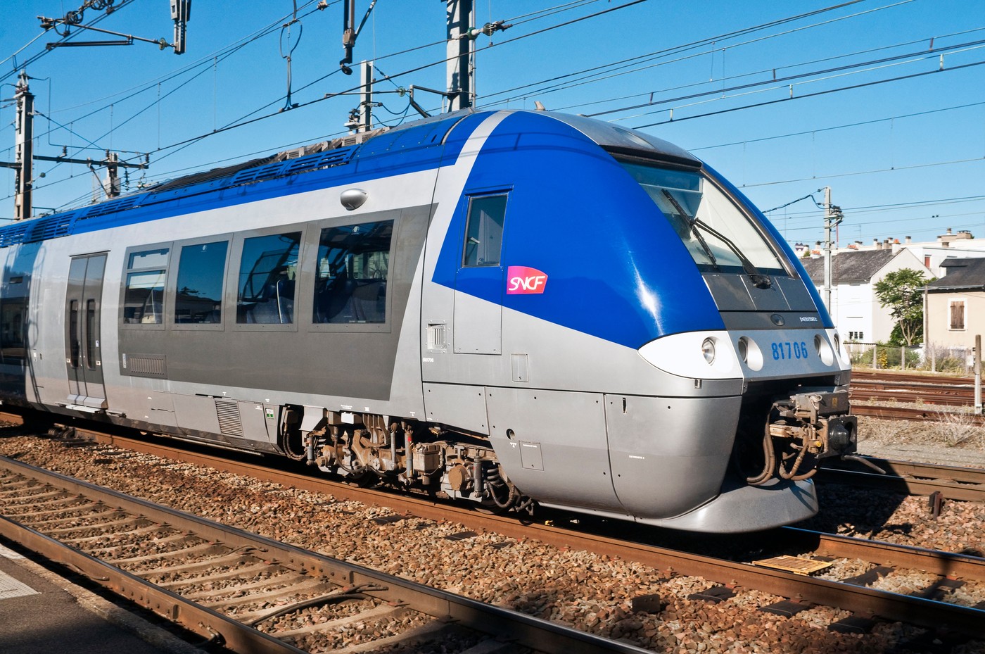 Zeci de răniți în urma deraierei unui tren în nordul Franței