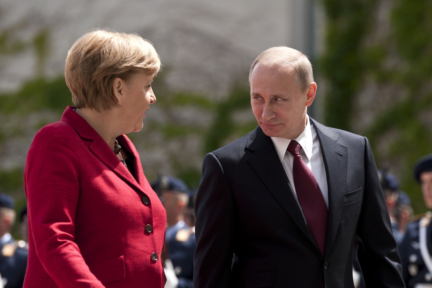 „El a ales să se bată”. Angela Merkel explică, la București, de ce Ucraina rămâne astăzi „suverană și independentă” / Analiză asupra SUA și Putin